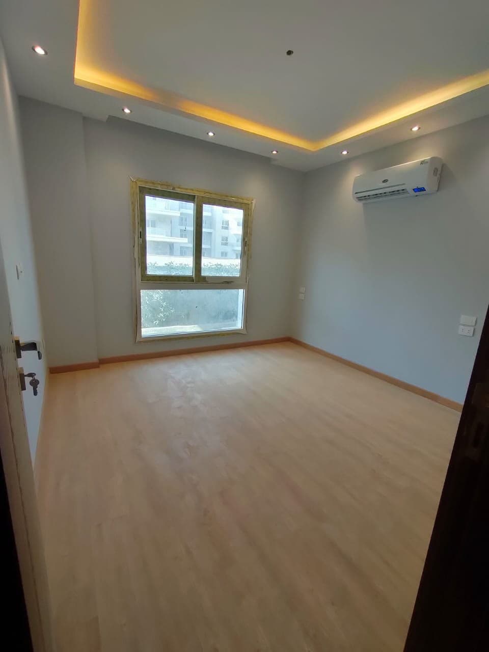 Apartment in M.V I City