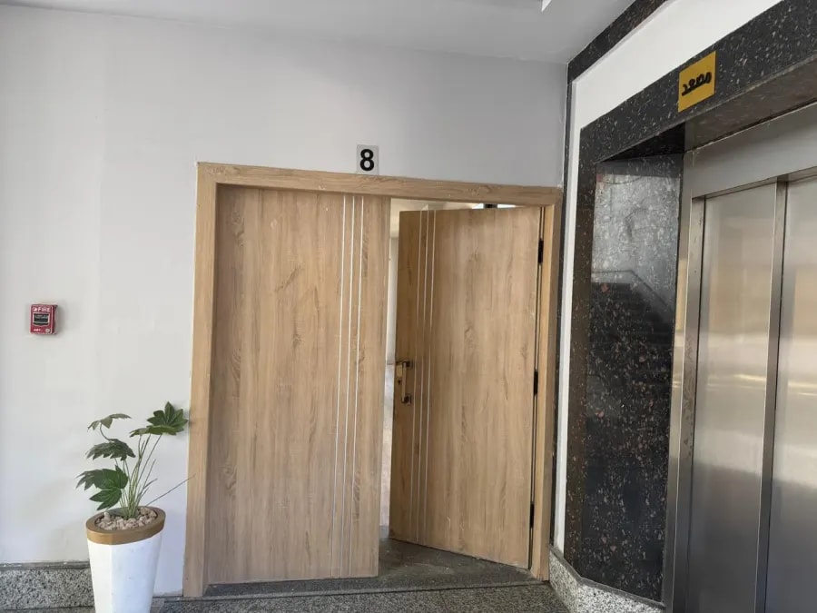 Office in Golden Plaza, 200 m²